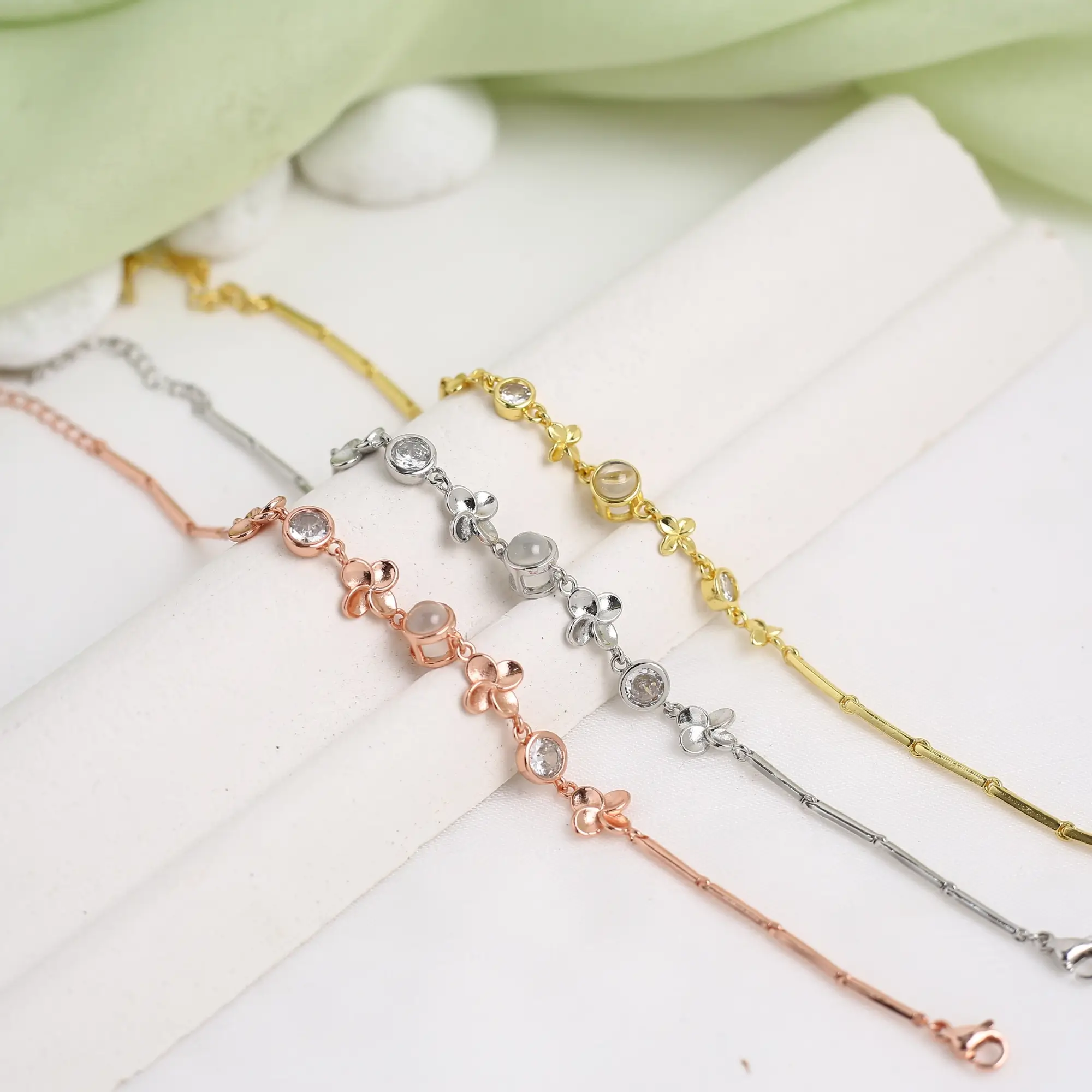 custom clover photo bracelet Elegant clover bracelet with secret projection picture, a unique custom gift.