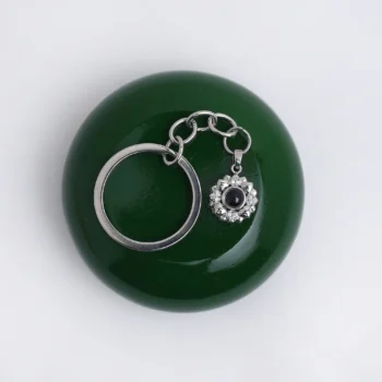 Personalized bloom keychain with projection picture, a thoughtful custom gift.