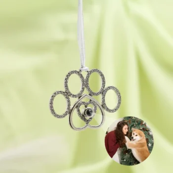 Personalized paw-shaped ornament with photo projection, a touching gift for dog and cat owners.