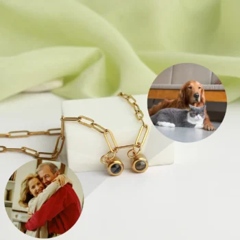 Paperclip necklace with hidden photo projection, a timeless jewelry piece celebrating love and memory.