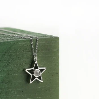 Personalized star pendant featuring a hidden projection photo, a timeless keepsake that shines with emotion.
