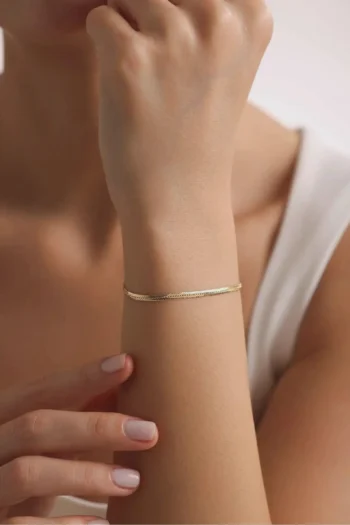 14K Solid Gold Hammered Curb Chain Bracelet – Elegant Minimalist Jewellery
